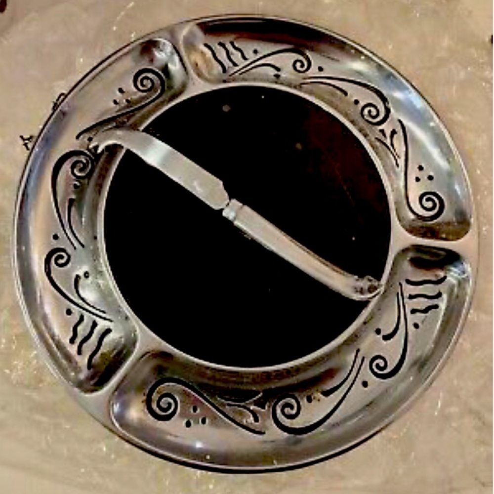 Lenox Spyro Reversible Cheese Board & Knife - Picture 2 of 9